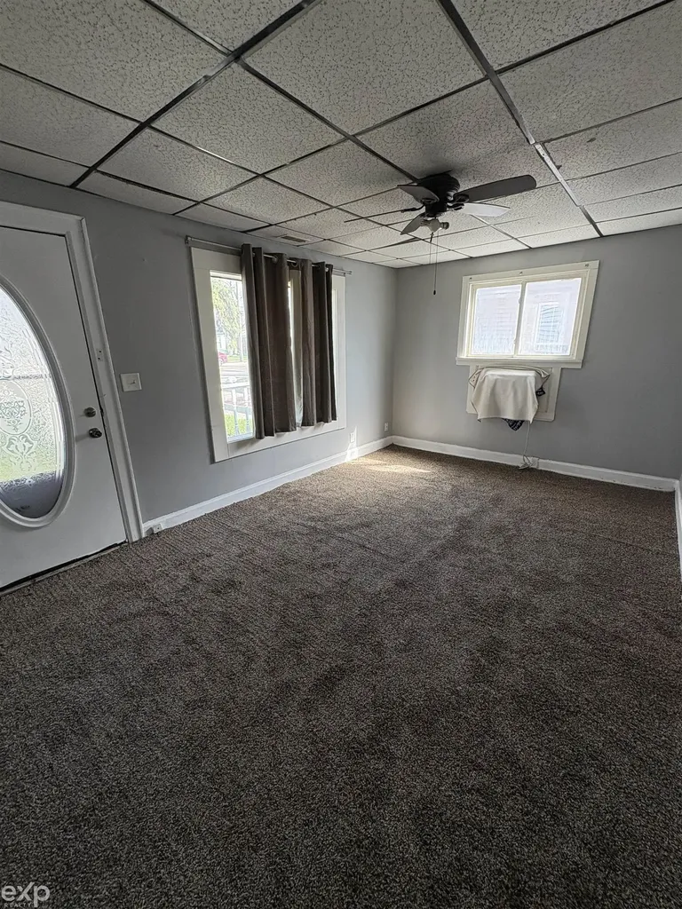 2521 Bay Street Saginaw City MI 48602