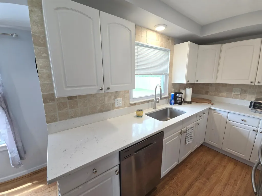 23398 Linne Drive Clinton Charter Township MI 48035