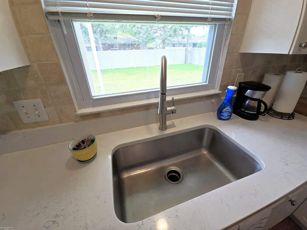 23398 Linne Drive Clinton Charter Township MI 48035