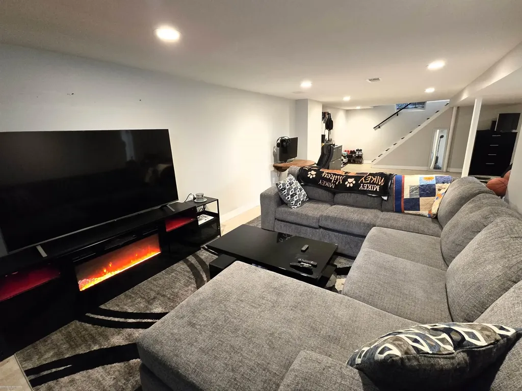 23398 Linne Drive Clinton Charter Township MI 48035