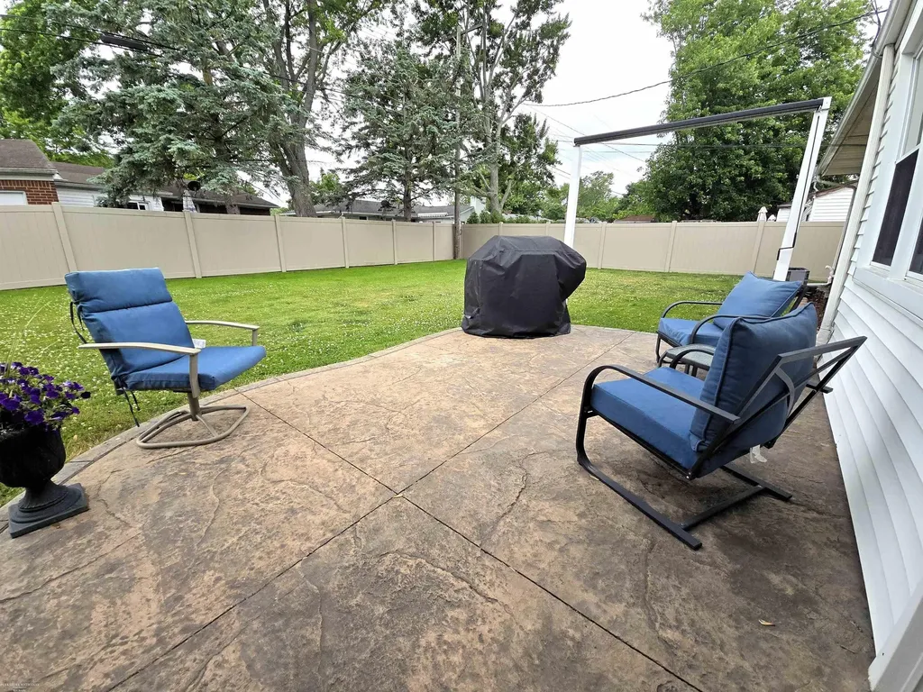 23398 Linne Drive Clinton Charter Township MI 48035