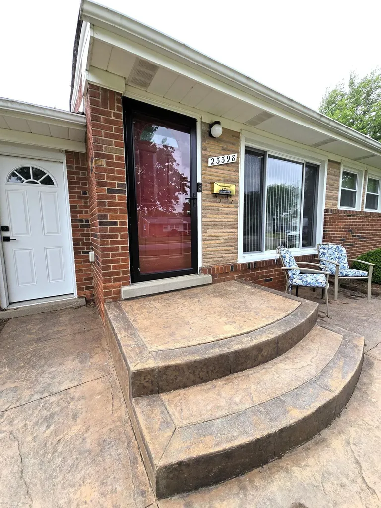 23398 Linne Drive Clinton Charter Township MI 48035