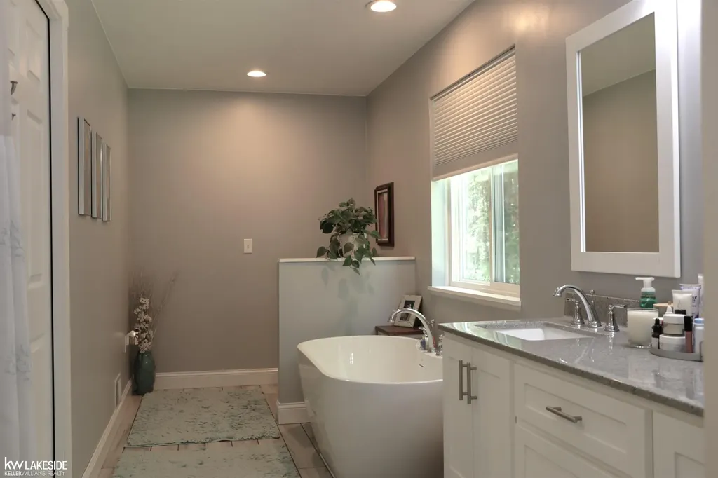 521 W River Court Gladwin Township MI 48624