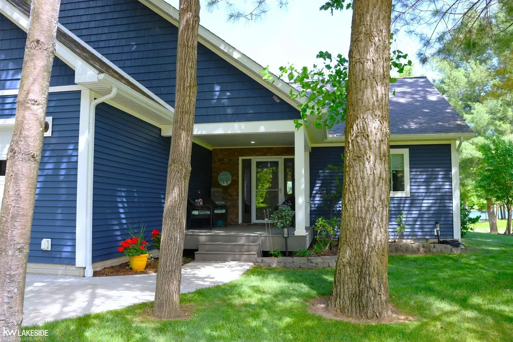 521 W River Court Gladwin Township MI 48624