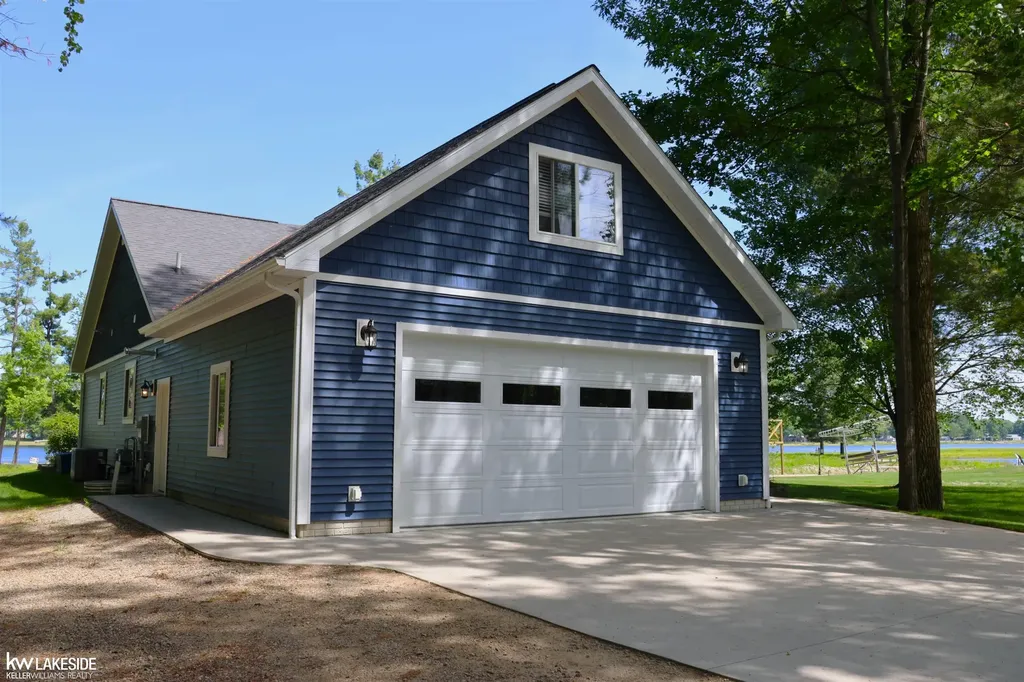 521 W River Court Gladwin Township MI 48624