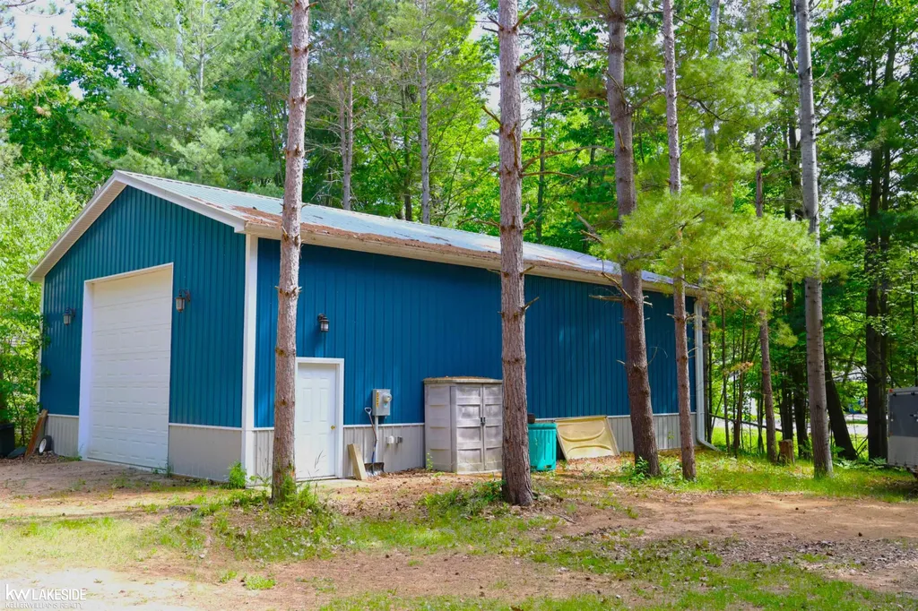521 W River Court Gladwin Township MI 48624