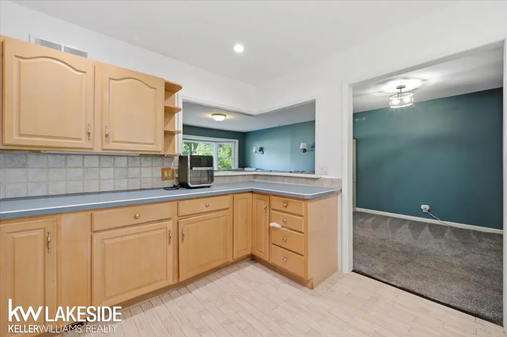 21325 Drexel Street Clinton Charter Township MI 48036