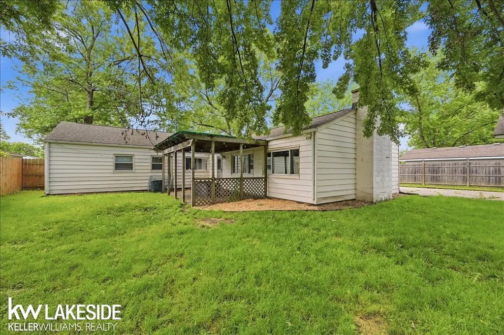 21325 Drexel Street Clinton Charter Township MI 48036