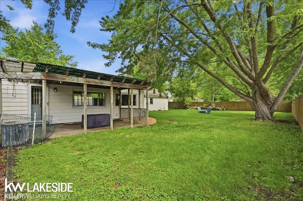 21325 Drexel Street Clinton Charter Township MI 48036