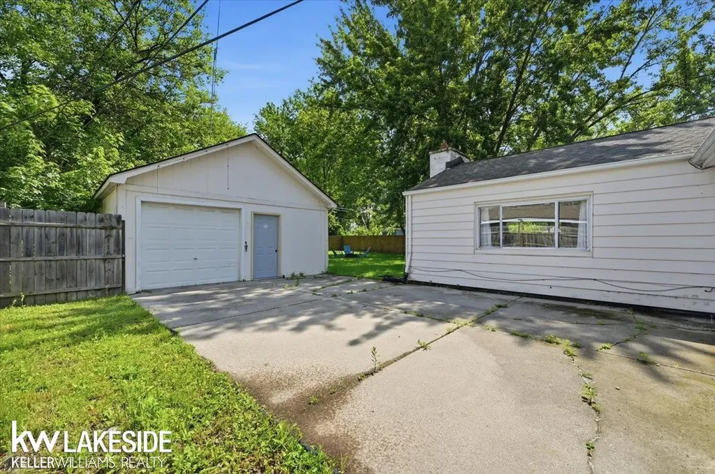 21325 Drexel Street Clinton Charter Township MI 48036