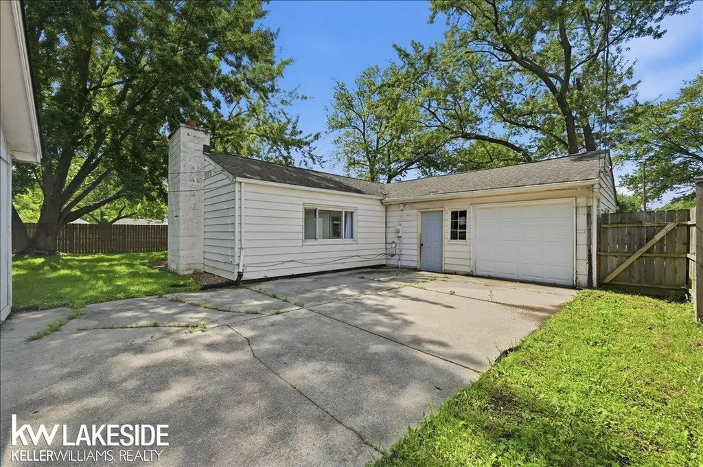 21325 Drexel Street Clinton Charter Township MI 48036