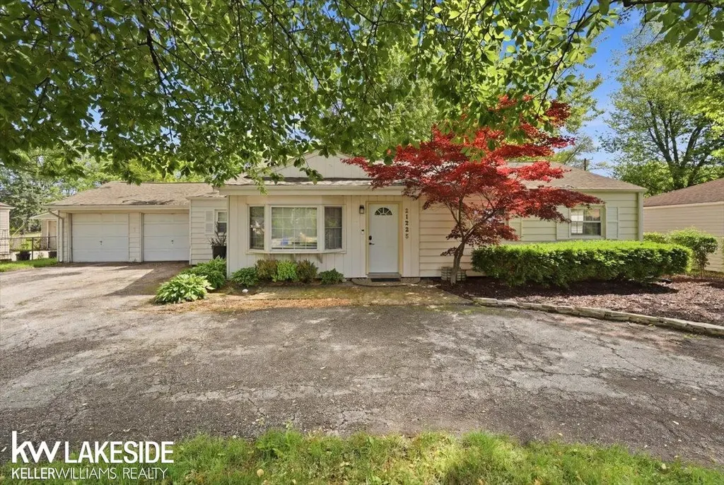 21325 Drexel Street Clinton Charter Township MI 48036