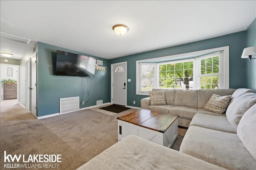 21325 Drexel Street Clinton Charter Township MI 48036