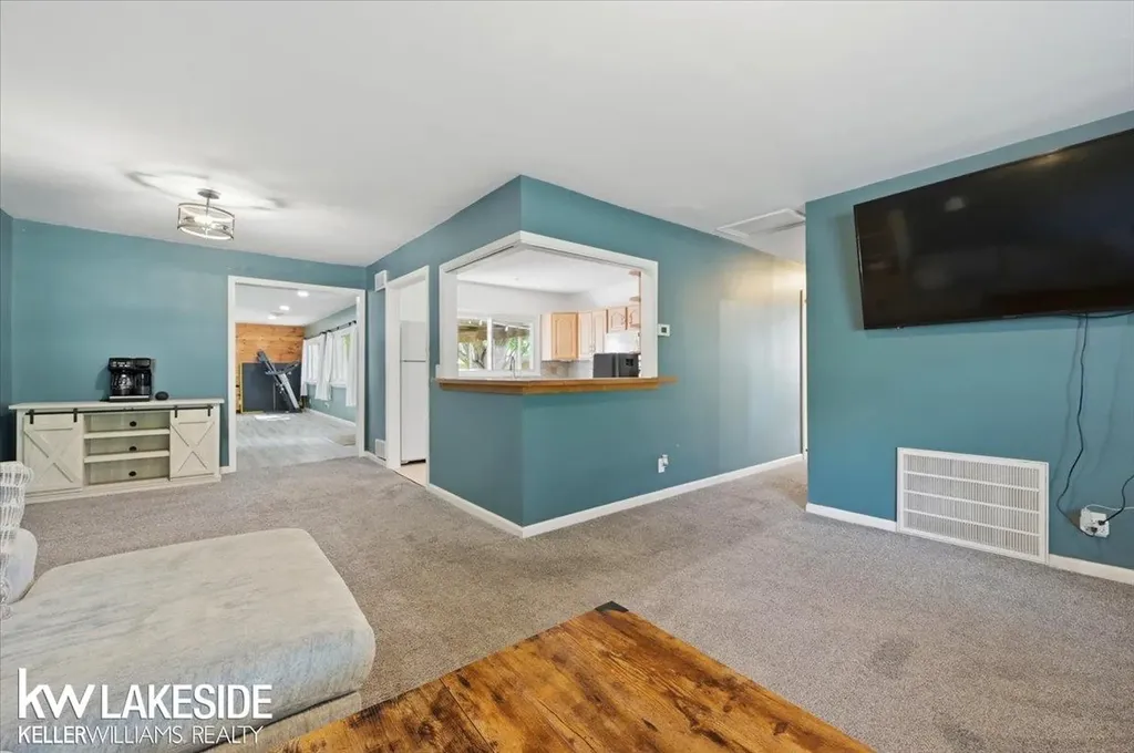 21325 Drexel Street Clinton Charter Township MI 48036