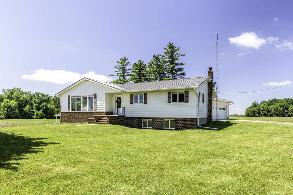 2481 N Ruth Road Bridgehampton Township MI 48427