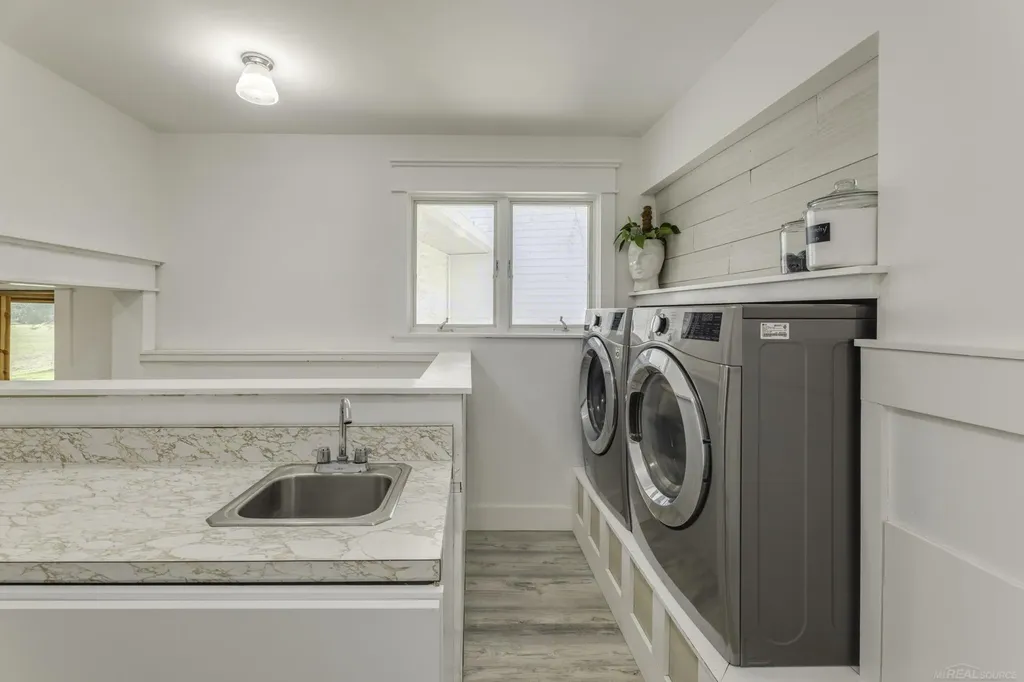 2481 N Ruth Road Bridgehampton Township MI 48427