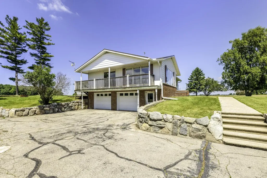 2481 N Ruth Road Bridgehampton Township MI 48427