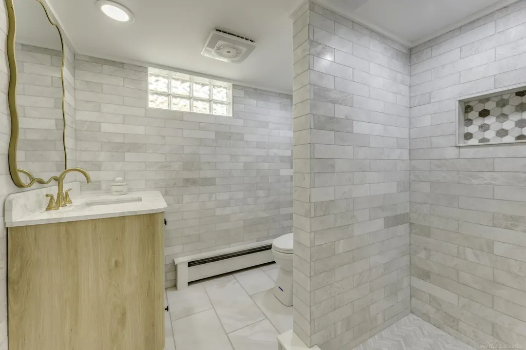 2481 N Ruth Road Bridgehampton Township MI 48427