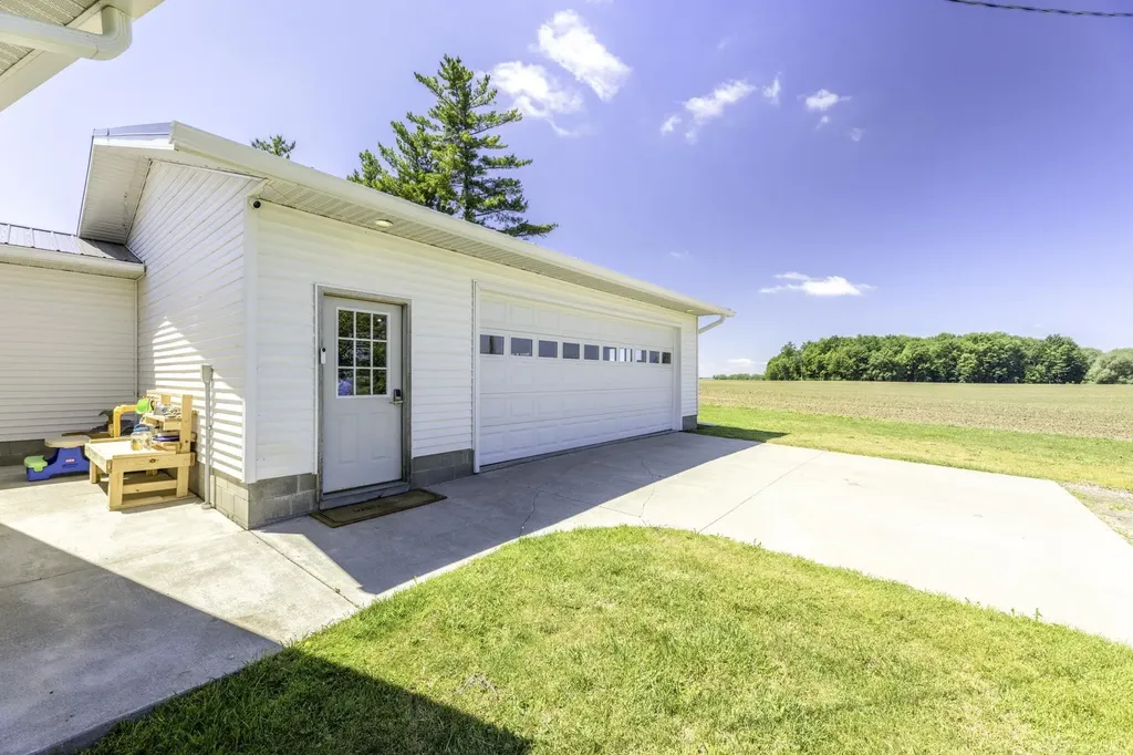 2481 N Ruth Road Bridgehampton Township MI 48427