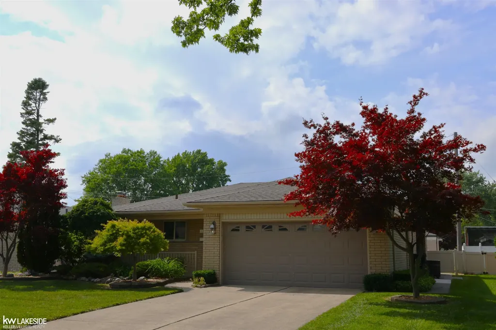 13339 Roxbury Drive Sterling Heights City MI 48312