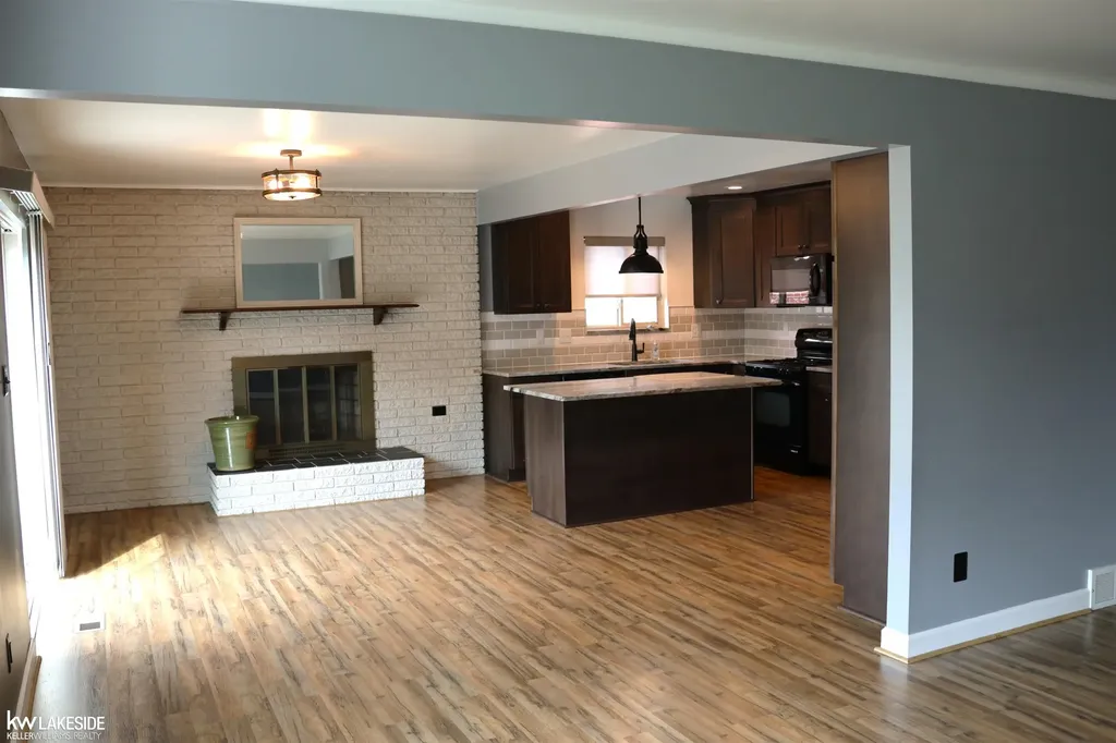 13339 Roxbury Drive Sterling Heights City MI 48312