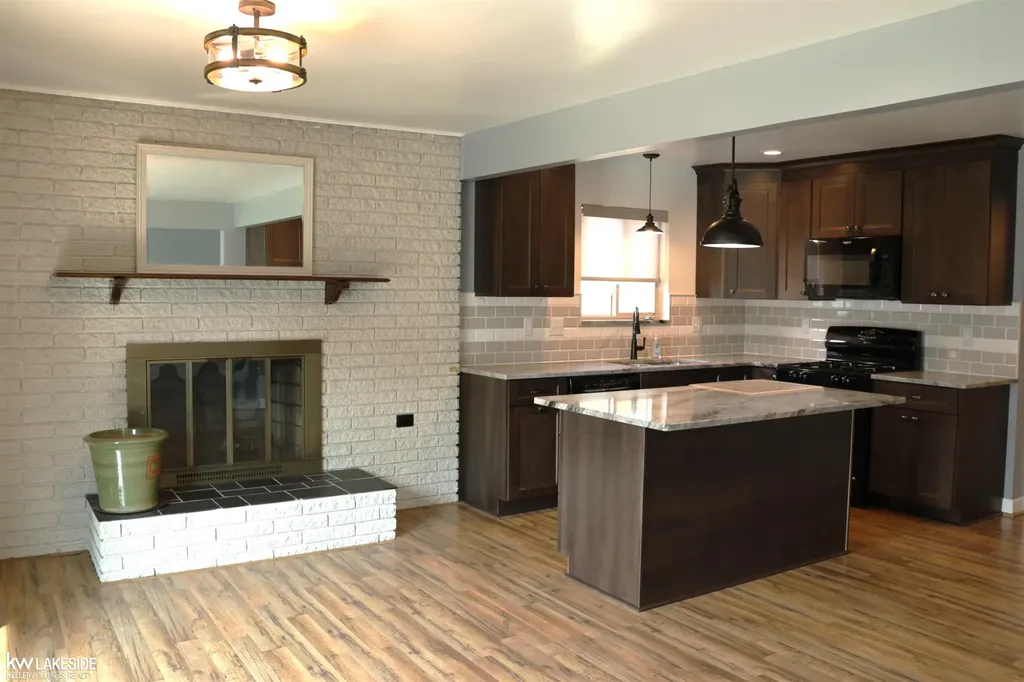 13339 Roxbury Drive Sterling Heights City MI 48312