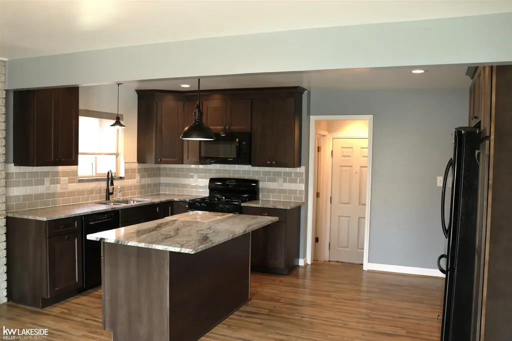 13339 Roxbury Drive Sterling Heights City MI 48312