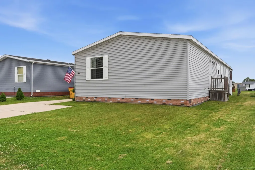 58520 Brookside Drive Lenox Township MI 48048