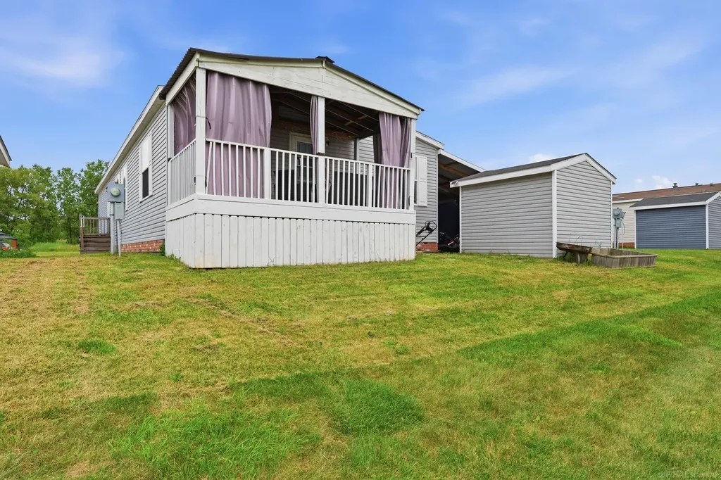 58520 Brookside Drive Lenox Township MI 48048