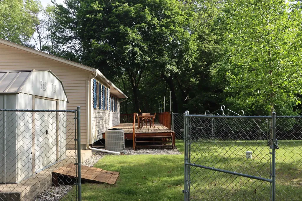 8549 Oakside Street Portage City MI 49002