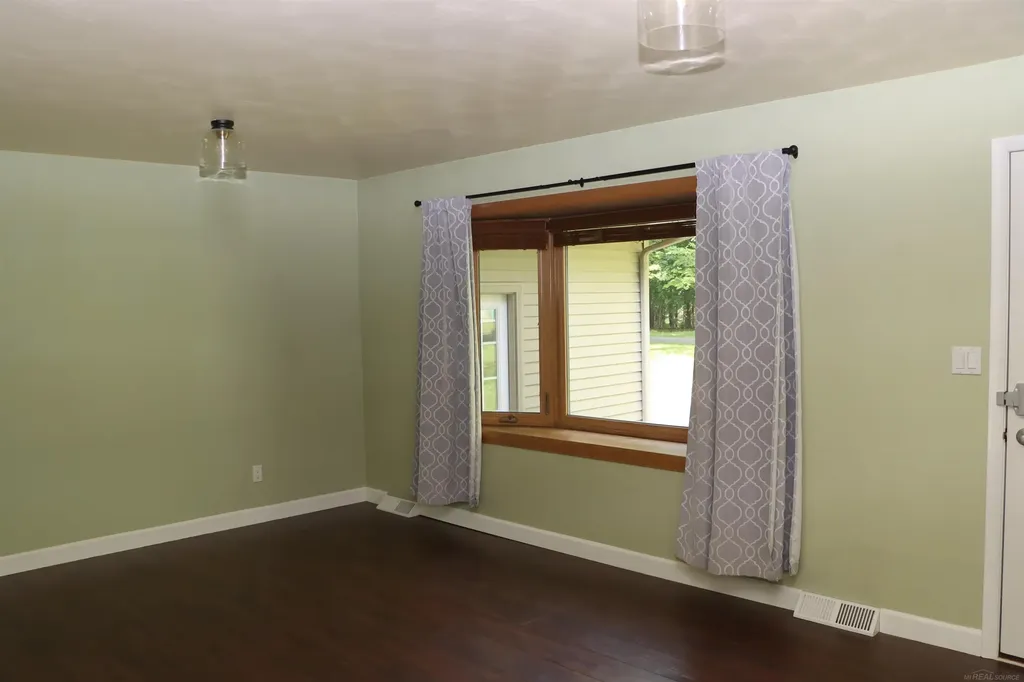 8549 Oakside Street Portage City MI 49002