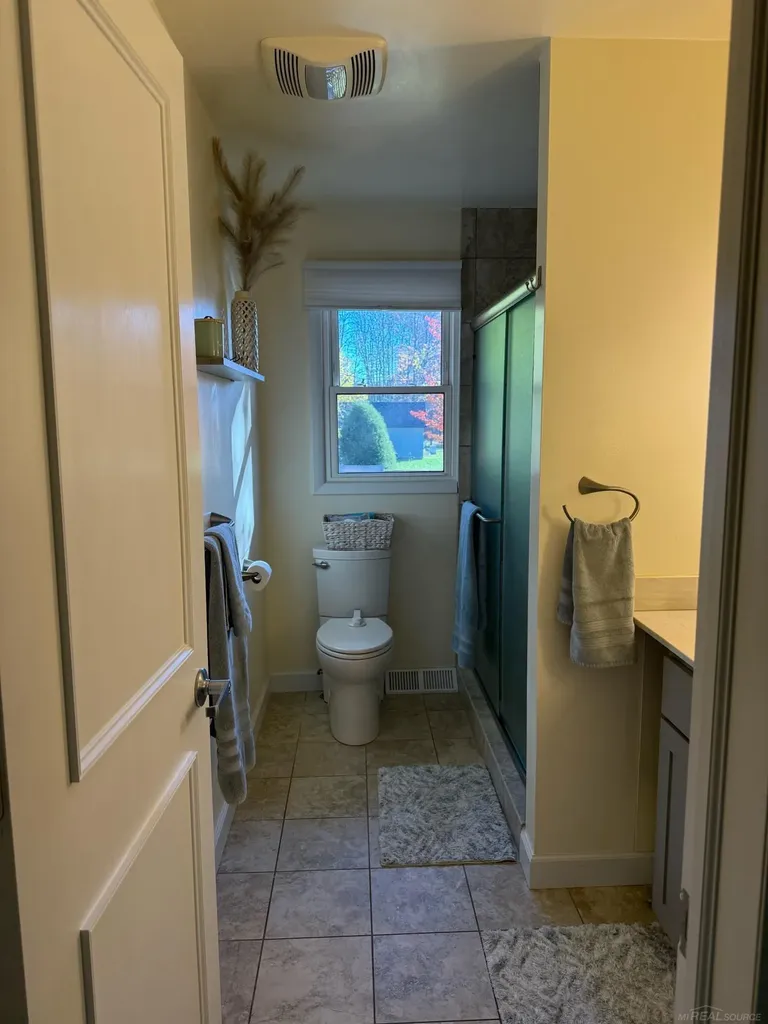 8549 Oakside Street Portage City MI 49002