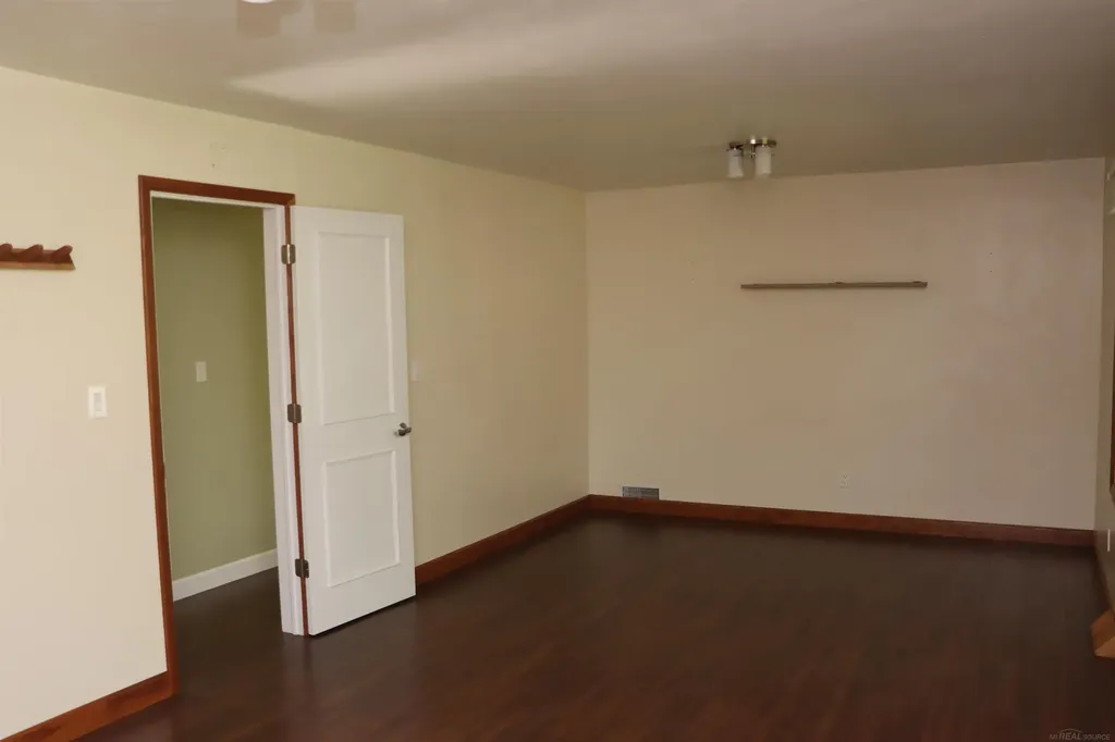 8549 Oakside Street Portage City MI 49002