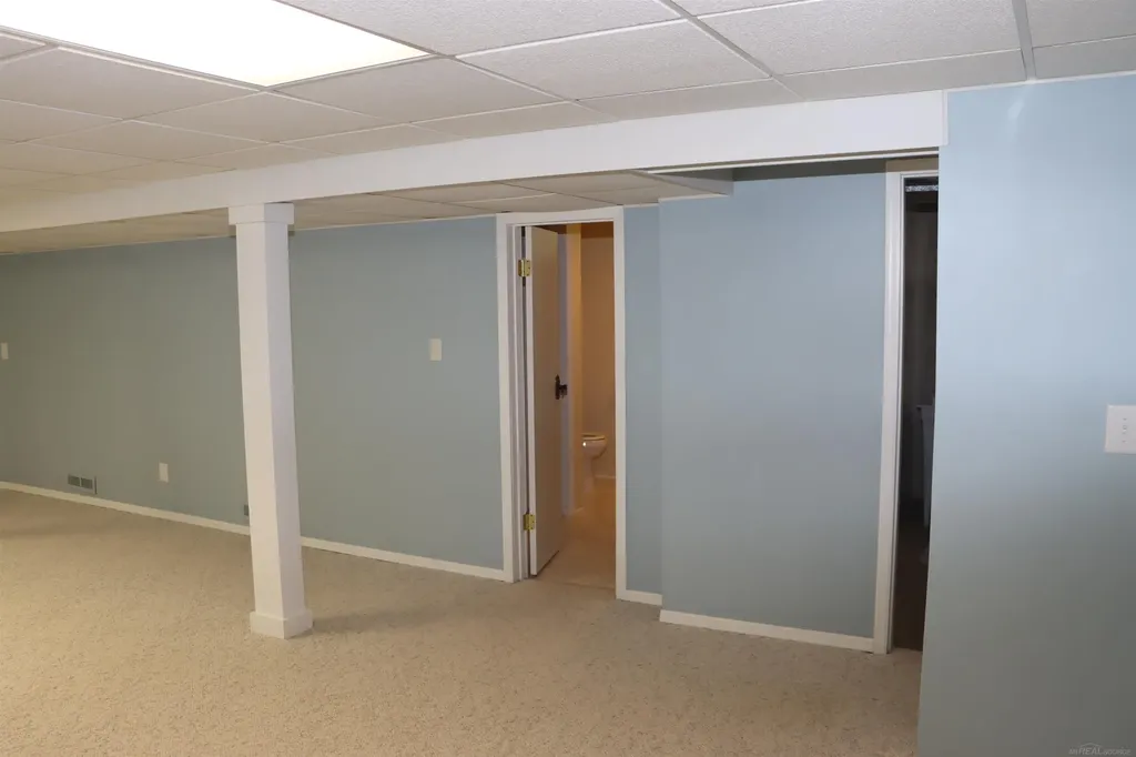 8549 Oakside Street Portage City MI 49002