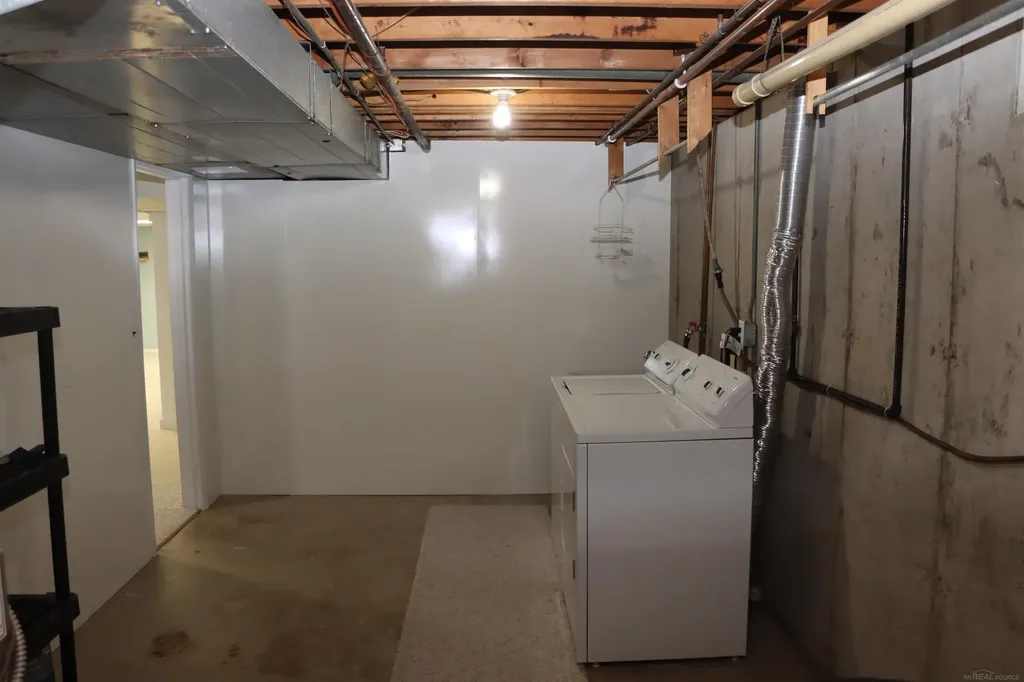 8549 Oakside Street Portage City MI 49002
