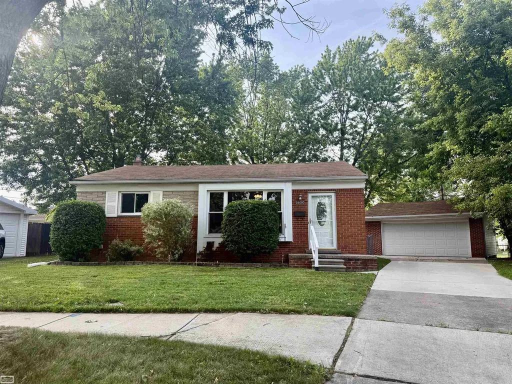 26093 La Salle Ct. Street Roseville City MI 48066