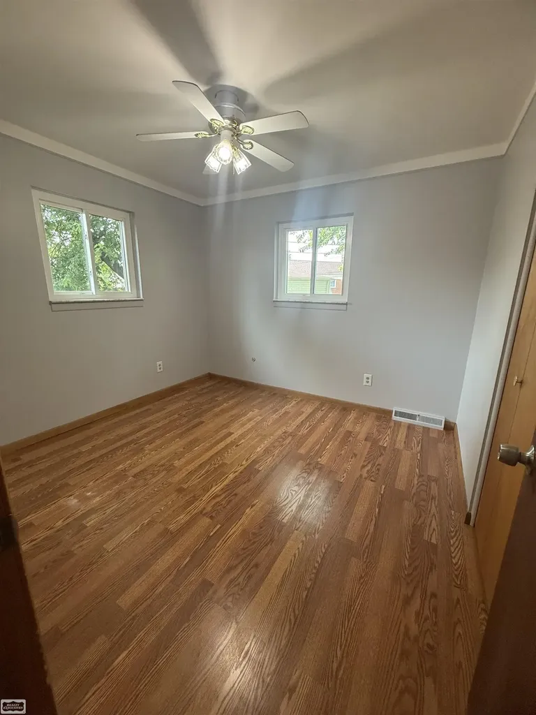 26093 La Salle Ct. Street Roseville City MI 48066