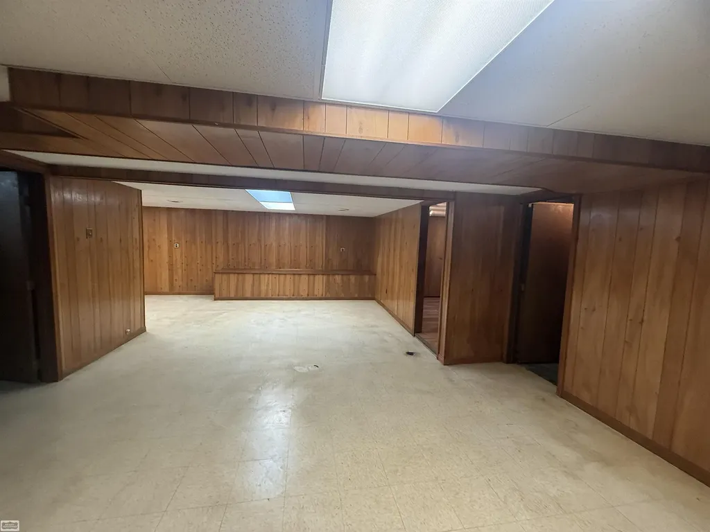 26093 La Salle Ct. Street Roseville City MI 48066