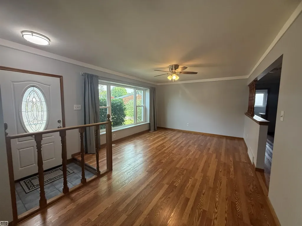 26093 La Salle Ct. Street Roseville City MI 48066