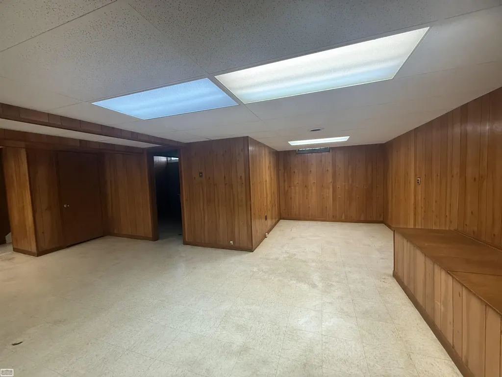 26093 La Salle Ct. Street Roseville City MI 48066
