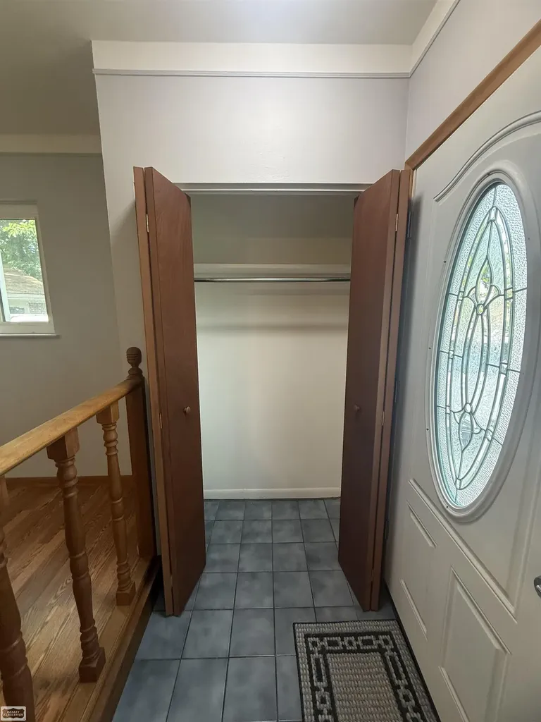 26093 La Salle Ct. Street Roseville City MI 48066