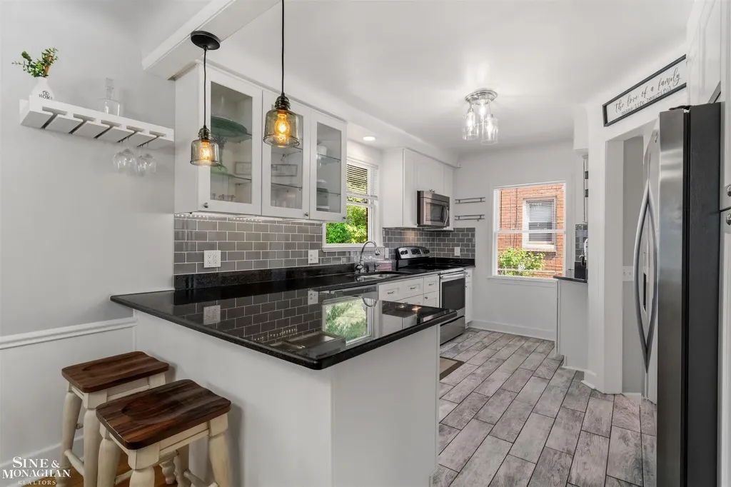 474 Touraine Road Grosse Pointe Farms City MI 48236