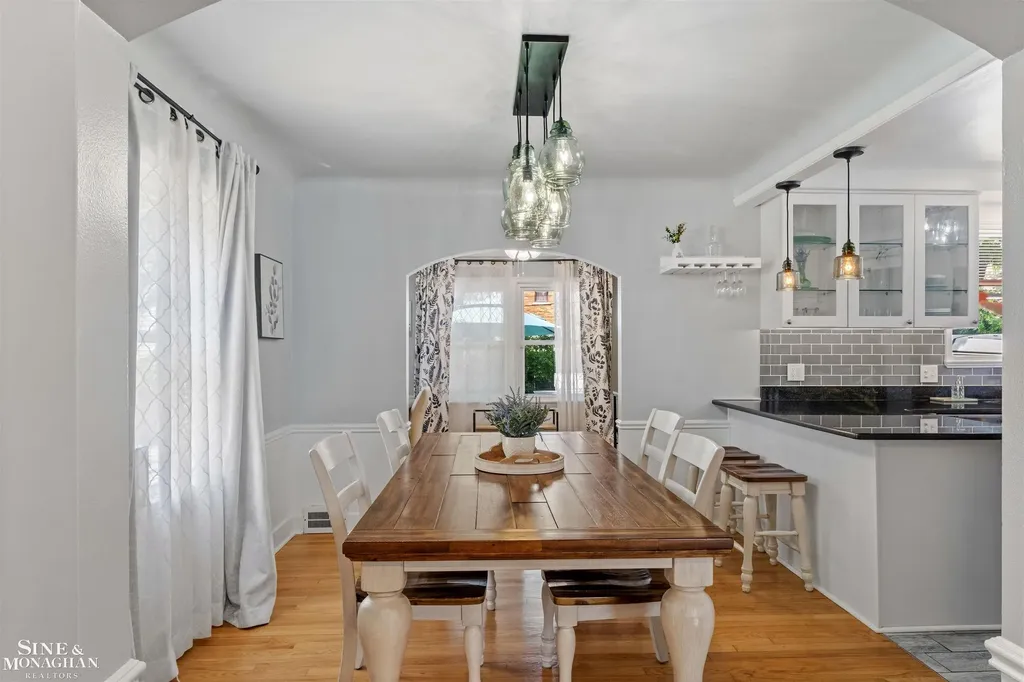 474 Touraine Road Grosse Pointe Farms City MI 48236