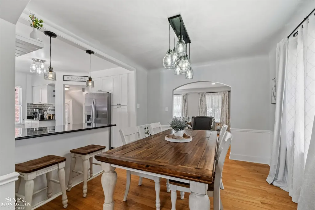 474 Touraine Road Grosse Pointe Farms City MI 48236