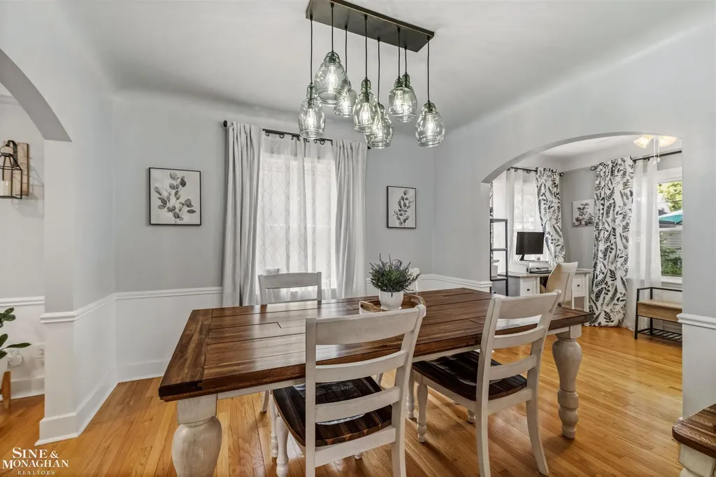 474 Touraine Road Grosse Pointe Farms City MI 48236