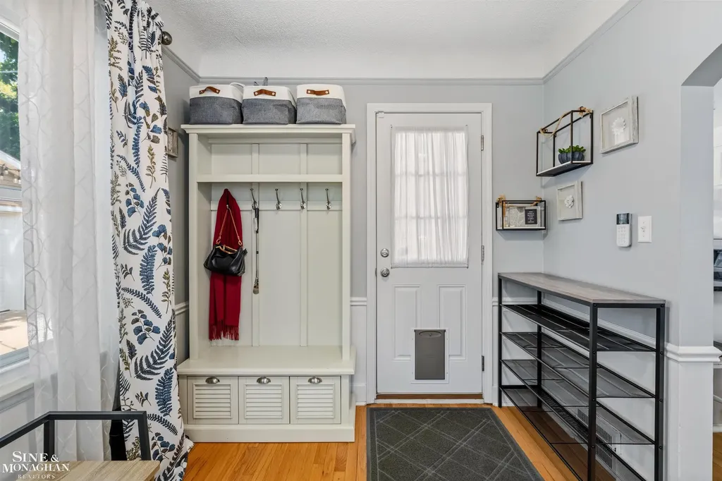474 Touraine Road Grosse Pointe Farms City MI 48236