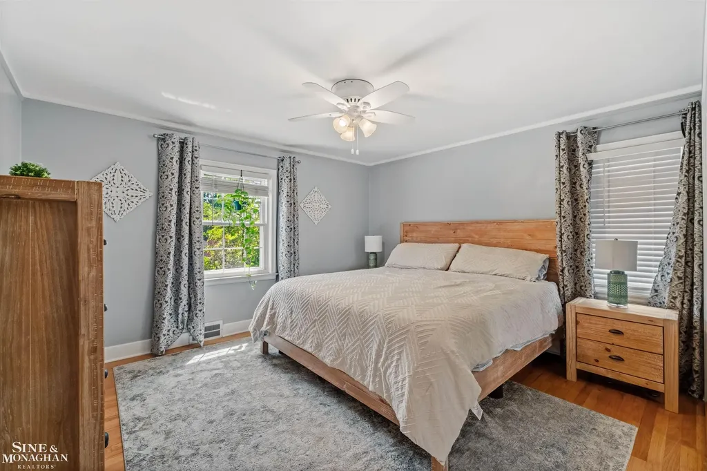 474 Touraine Road Grosse Pointe Farms City MI 48236