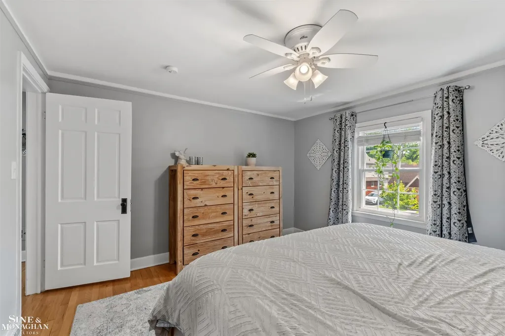 474 Touraine Road Grosse Pointe Farms City MI 48236