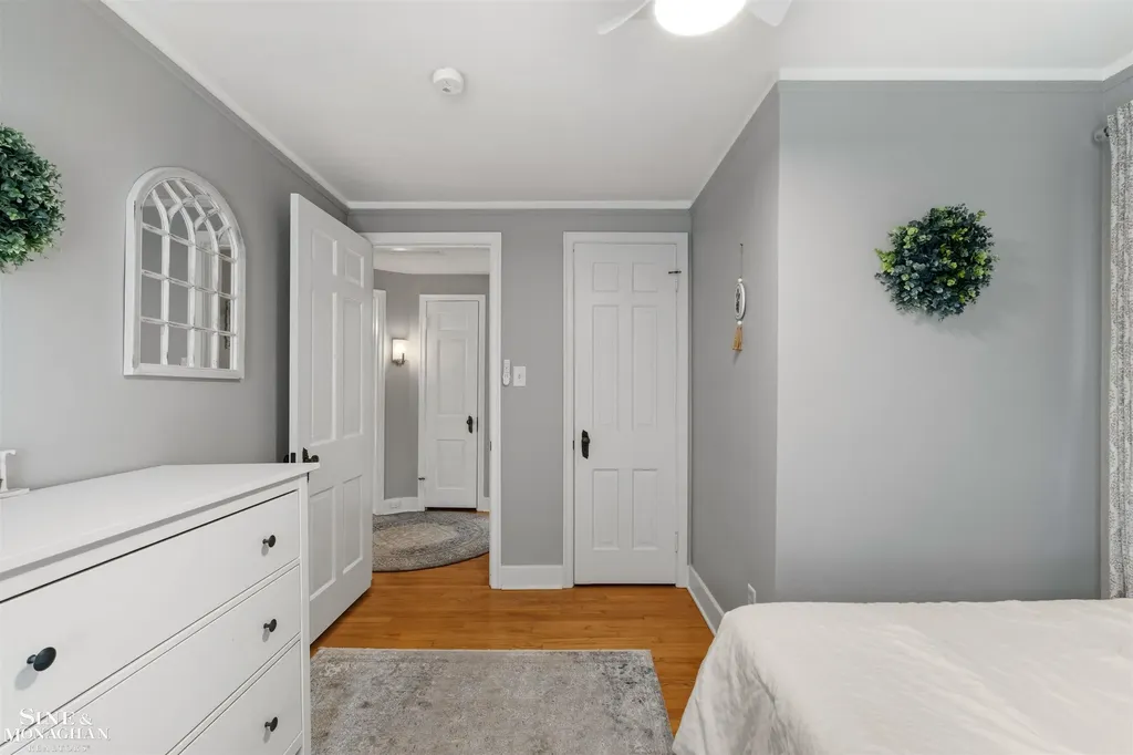 474 Touraine Road Grosse Pointe Farms City MI 48236