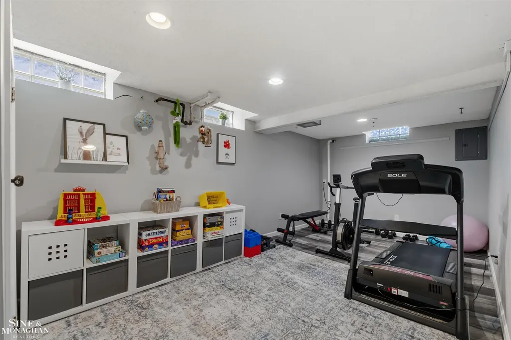 474 Touraine Road Grosse Pointe Farms City MI 48236